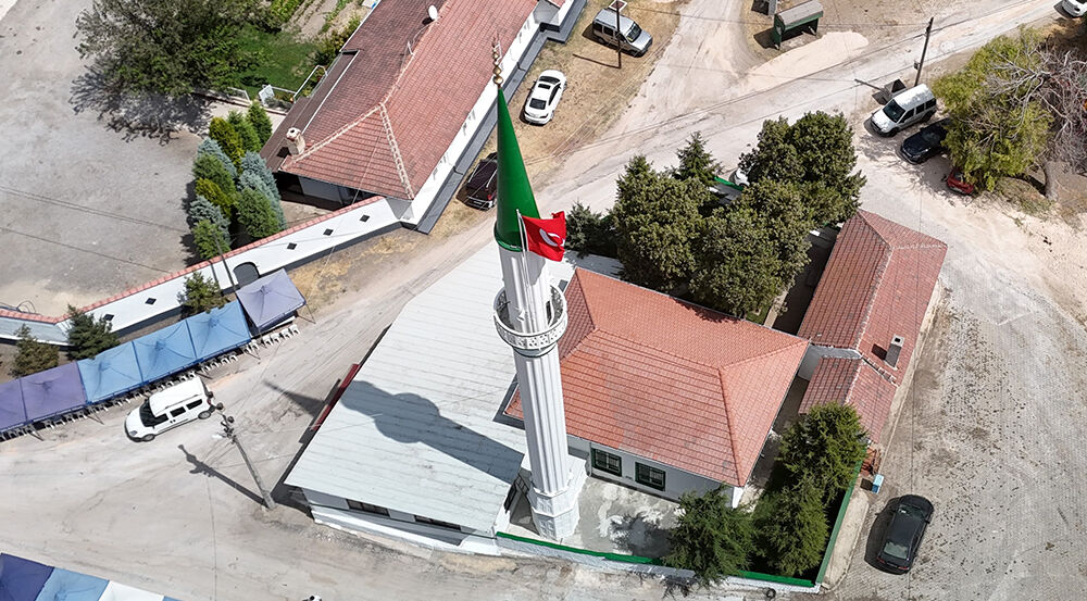 Eskişehir’de Yıldırımın Yıktığı Cami 4 Ay Sonra Yeniden Ibadete Açıldı-1