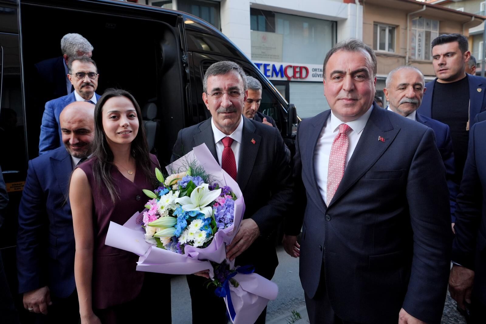 Cevdet Yılmaz’dan MHP Eskişehir İl Başkanlığı’na Ziyaret 2