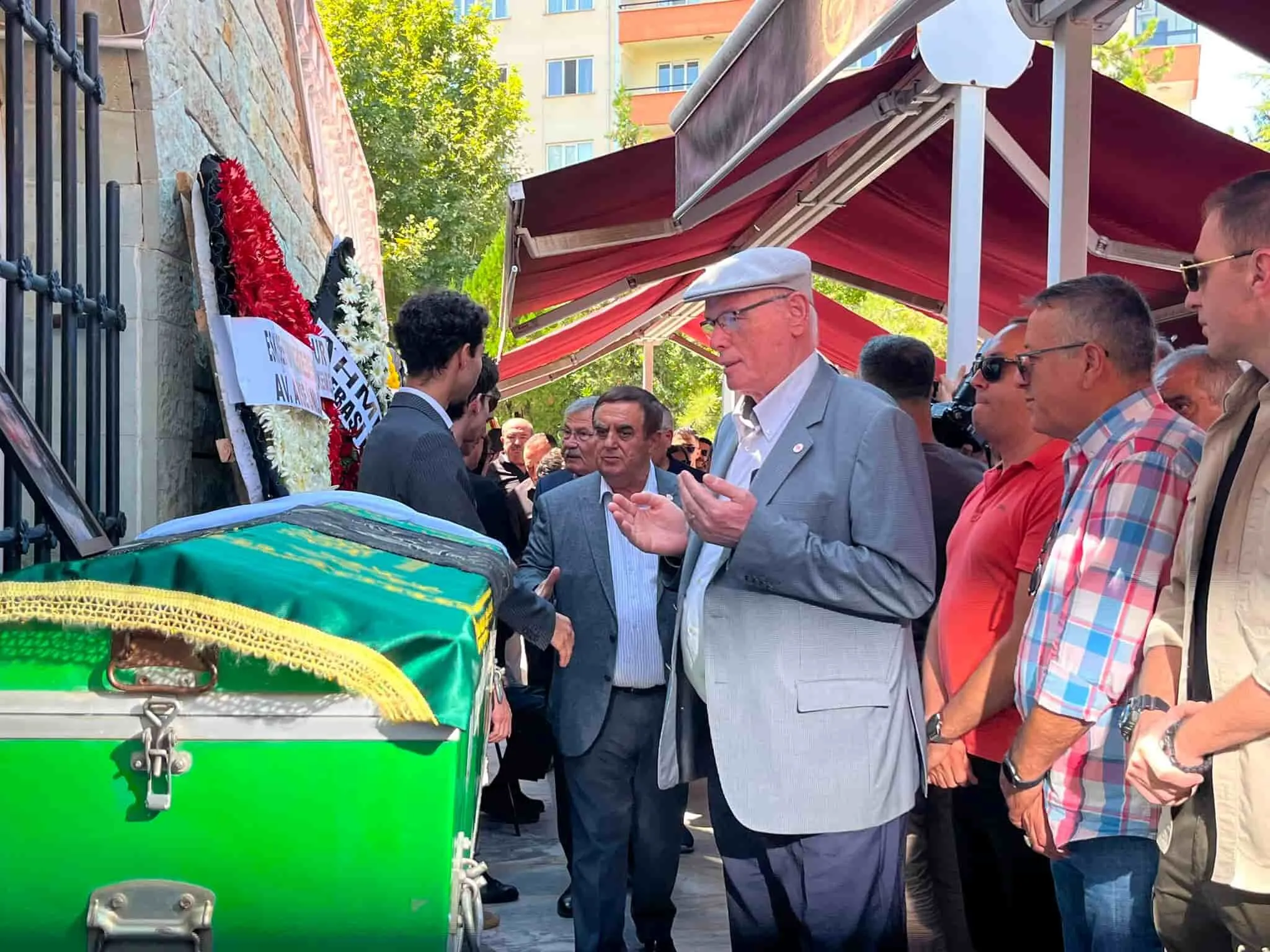 Kazım Kurt Taziye Yılmaz Büyükerşen Kız Kardeşi Cenaze