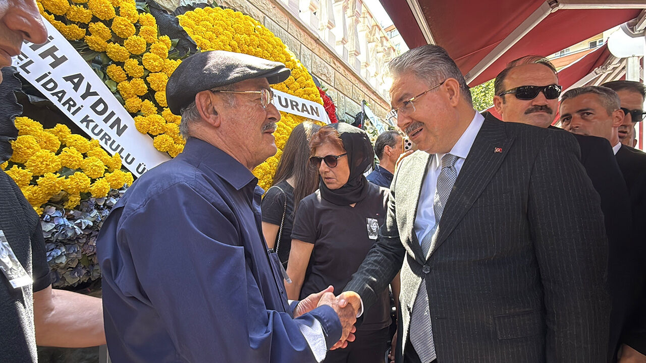 Yılmaz Büyükerşen’in Kız Kardeşi Güzin Büyükerşen Son Yolculuğuna Uğurlandı Vali Erdinç Yılmaz