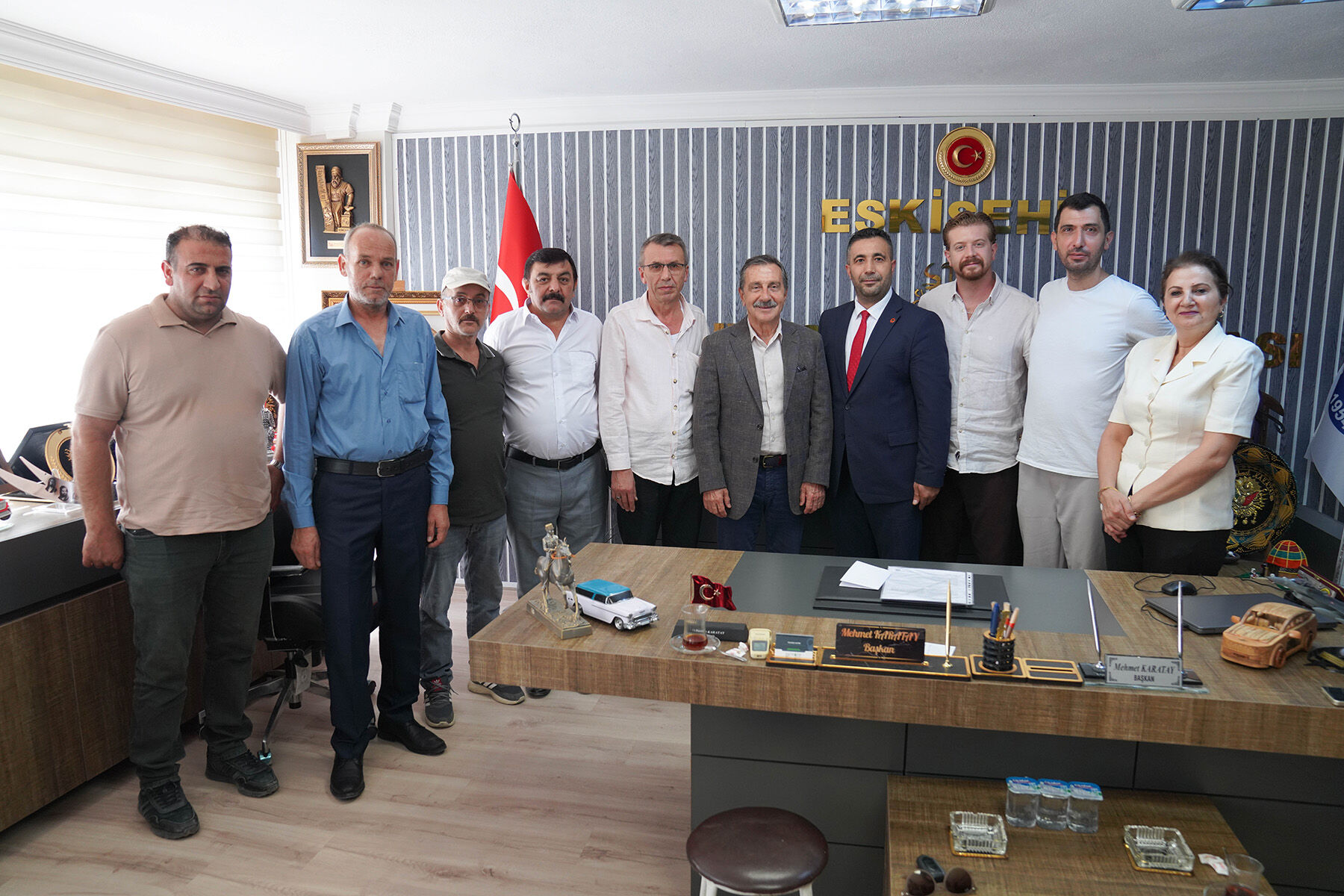Eskişehir Bakkal Ve Bayiciler Odası Başkanı İsmail Hakkı Ördek, Eskişehir Umum Kahveciler Odası Başkanı Mehmet Karatay, Eskişehir Marangozlar Ve Mobilyacılar Odası Başkanı Mustafa Köroğlu, Eskişehir Yaş Sebze, Meyve, Ba ( (5)