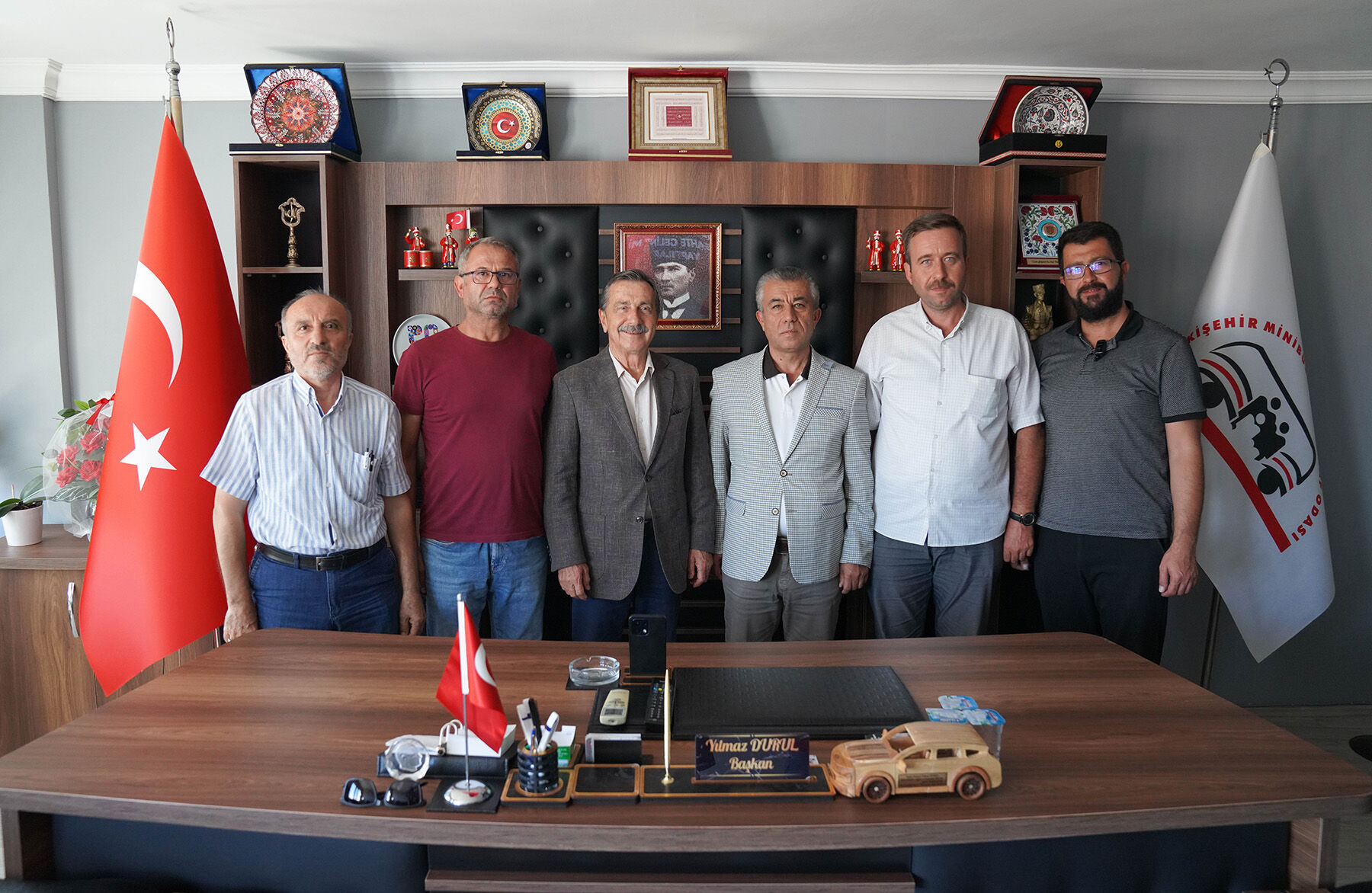 Eskişehir Bakkal Ve Bayiciler Odası Başkanı İsmail Hakkı Ördek, Eskişehir Umum Kahveciler Odası Başkanı Mehmet Karatay, Eskişehir Marangozlar Ve Mobilyacılar Odası Başkanı Mustafa Köroğlu, Eskişehir Yaş Sebze, Meyve, Ba ( (6)