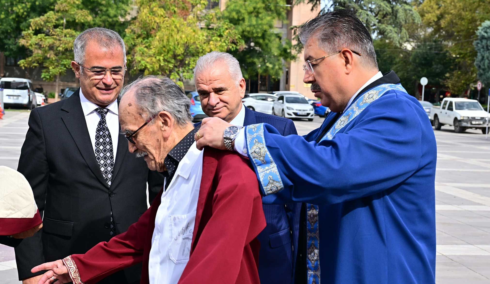 Eskişehir’de Ahilik Haftası Coşkusu 71 Yıllık Esnaf Yılın Ahisi Oldu 23