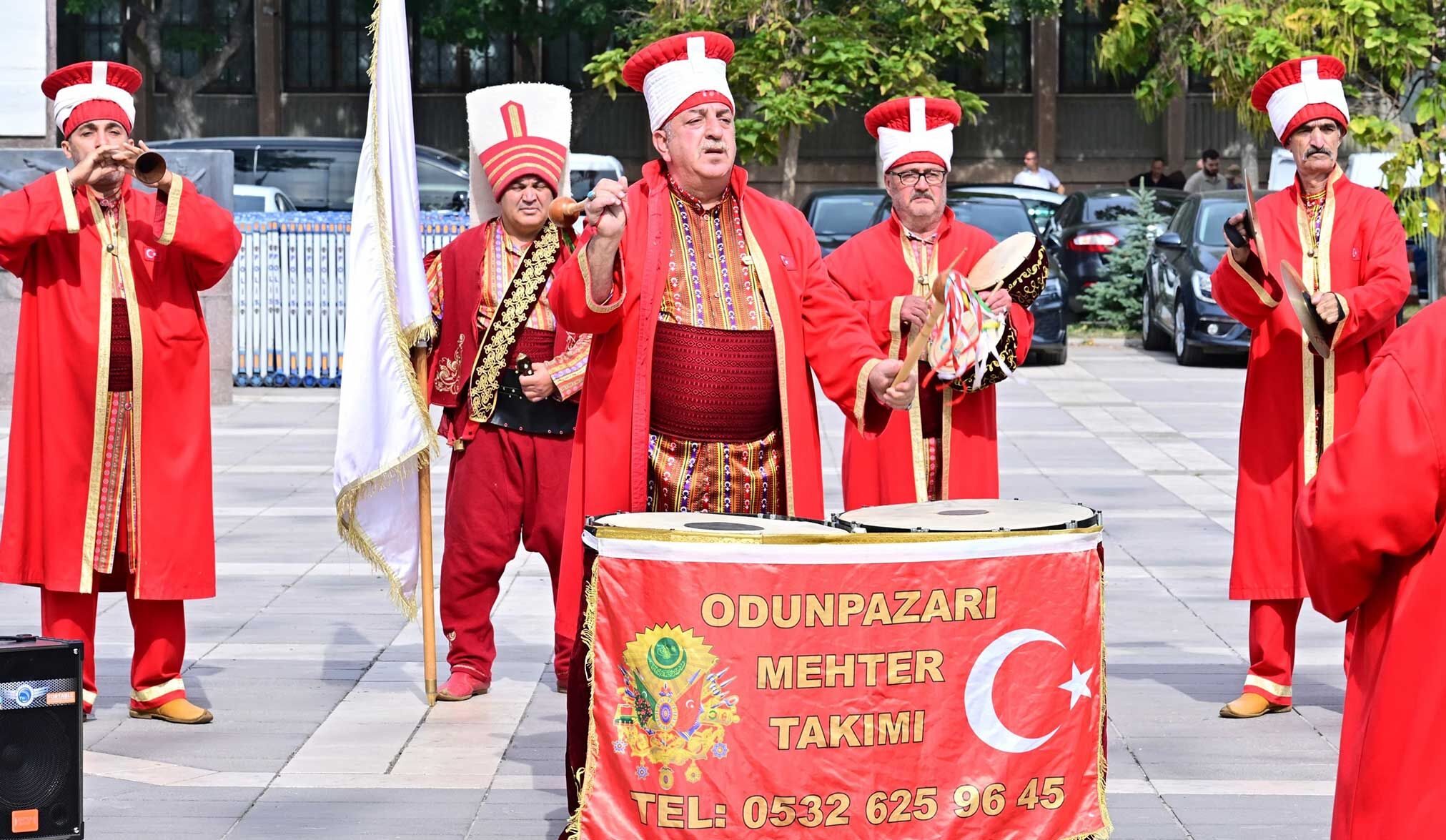 Eskişehir’de Ahilik Haftası Coşkusu 71 Yıllık Esnaf Yılın Ahisi Oldu 6