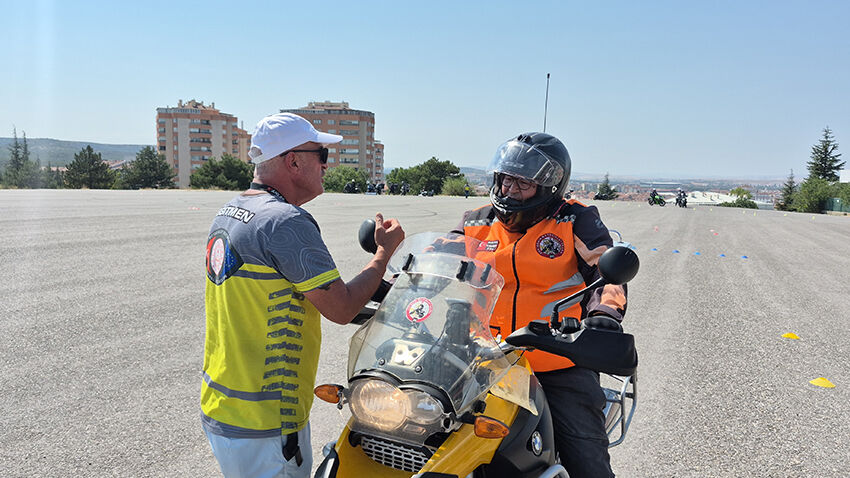Eskişehir’de Motosiklet Sürücülerine Ücretsiz Eğitim “Durmasını Ve Kaçmasını Bilmiyorlar”2