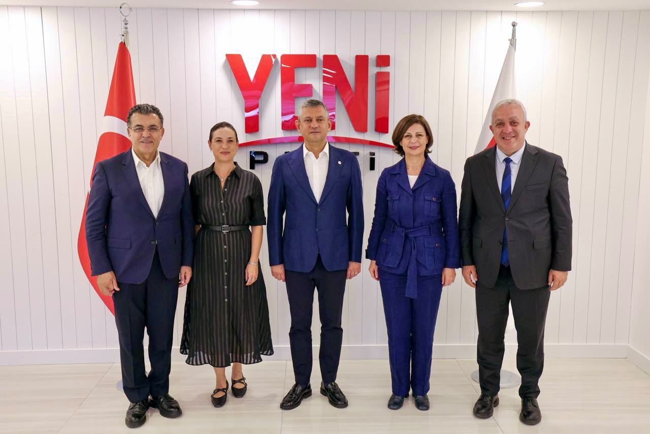 Ayşe Ünlüce, Özgür Özel ile görüştü: Eskişehir ve yerel yönetimler masada-3