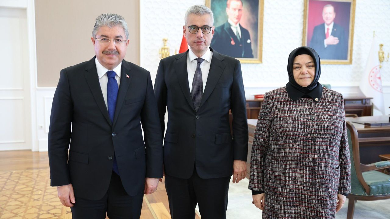 Eskişehir Valisi Dr Erdinç Yılmaz Sağlık Bakanı Prof Dr Kemal Memişoğlu Milletvekili Prof Dr Ayşen Gürcan