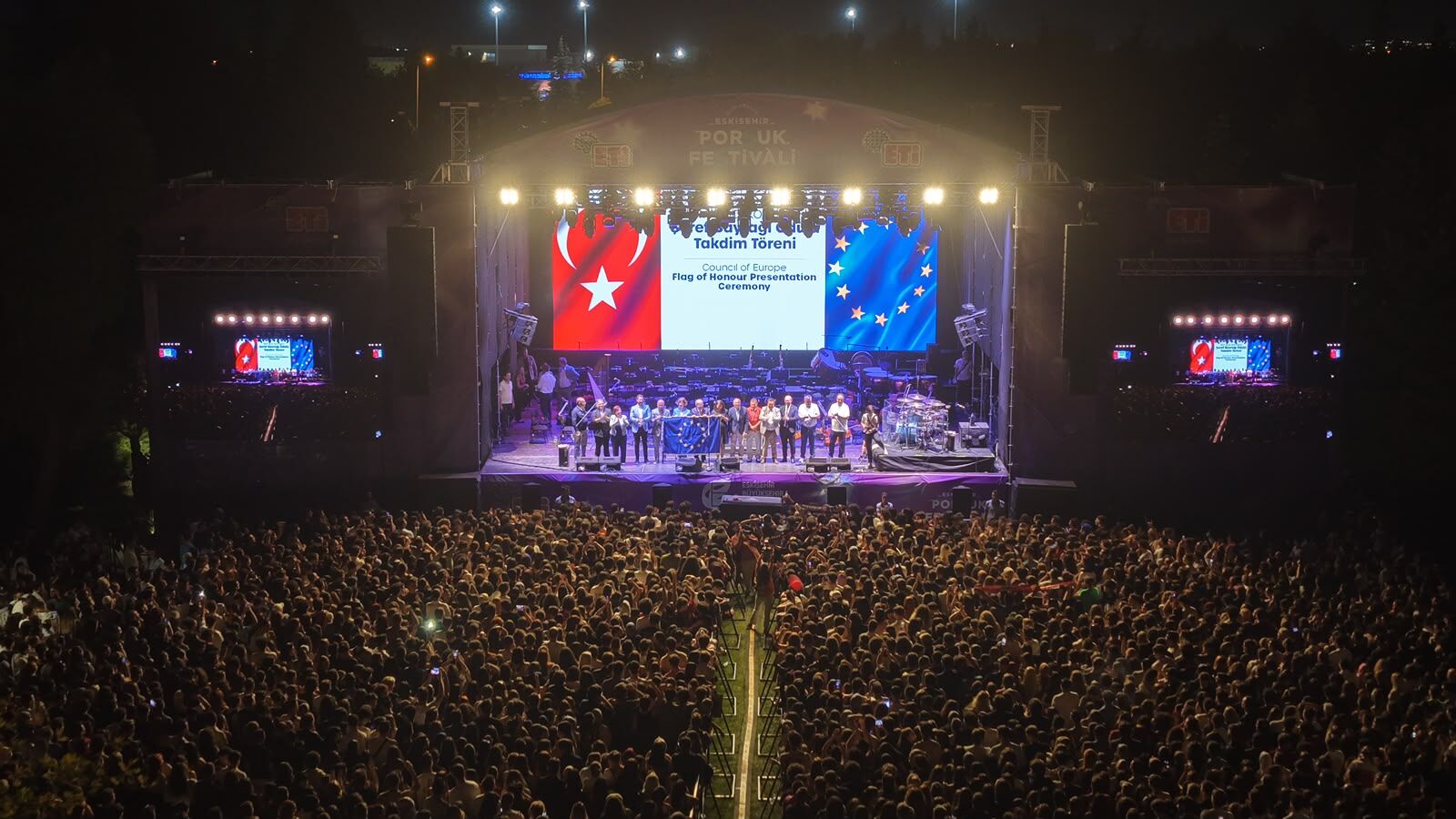 Eskişehir’e Avrupa’dan büyük gurur: Şeref Bayrağı Ayşe Ünlüce’ye takdim edildi-4