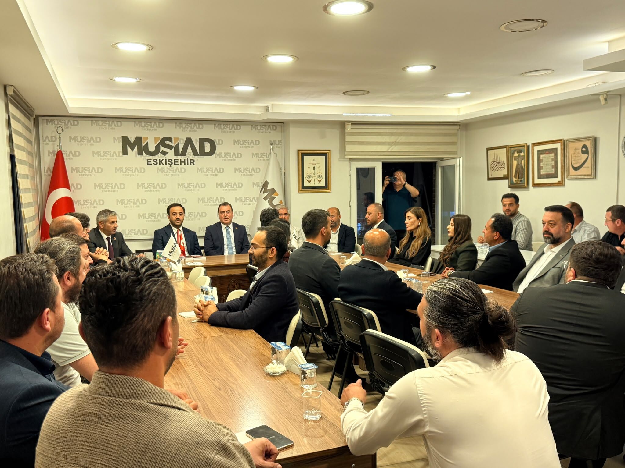 Ayhan Sezer ve Oğuz Özdemir buluştu: MHP ve MÜSİAD’dan Eskişehir ekonomisi mesajı-2