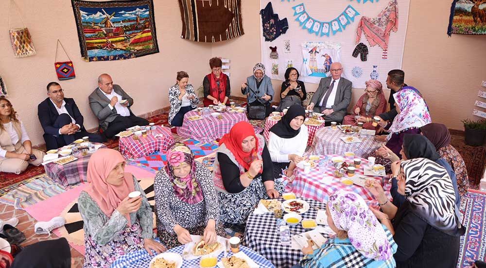 Kazım Kurt Odunpazarı’nda Anneler Için Yaz Okulu Tamamlandı 2