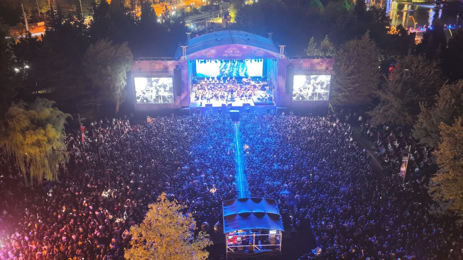 Uluslararasi Eski̇şehi̇r Porsuk Festi̇vali̇’ne Görkemli̇ Fi̇nal! (1) (1)