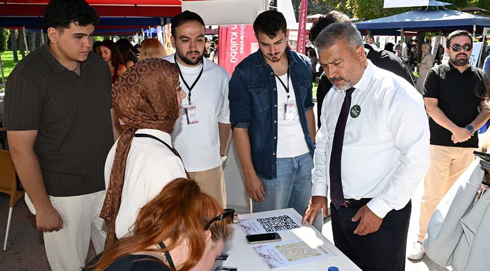 Yusuf Adıgüzel, Anadolu Üniversitesi’nde Öğrencilerle Buluştu 2