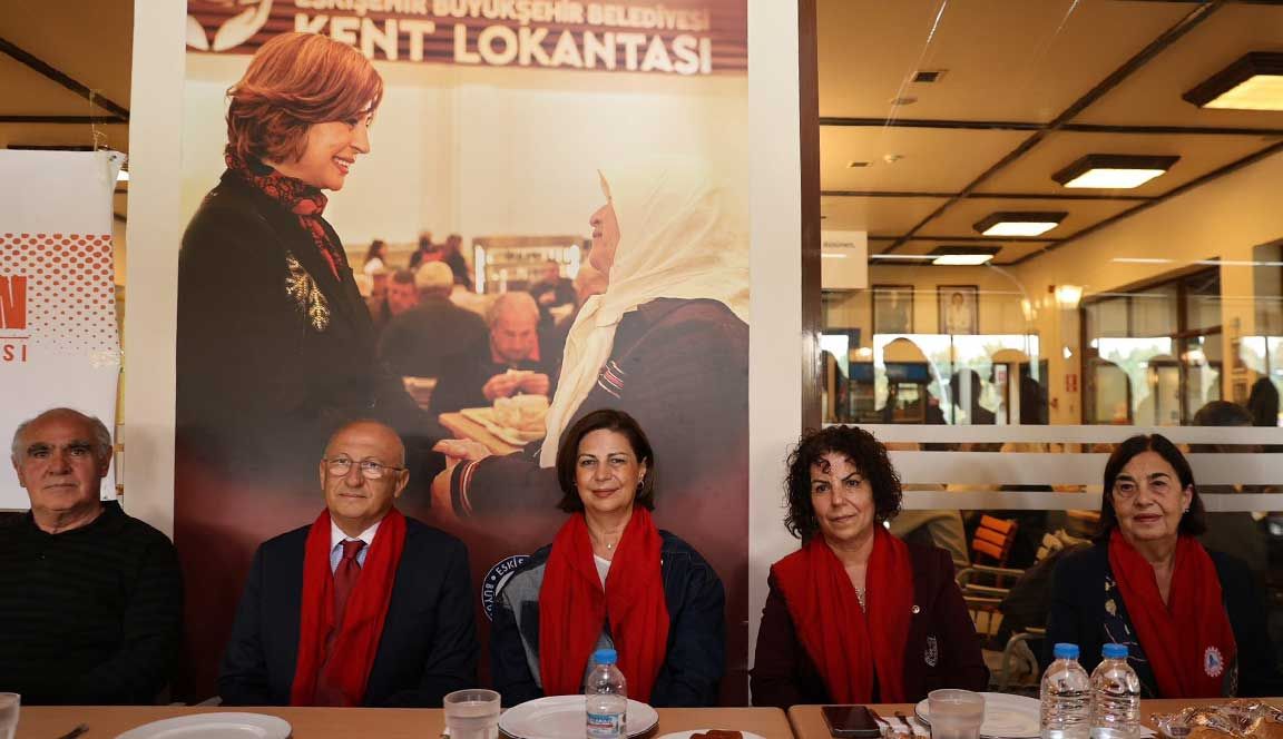 Ayşe Ünlüce Jale Nur Süllü Utku Çakırözer Hatice Kılıç