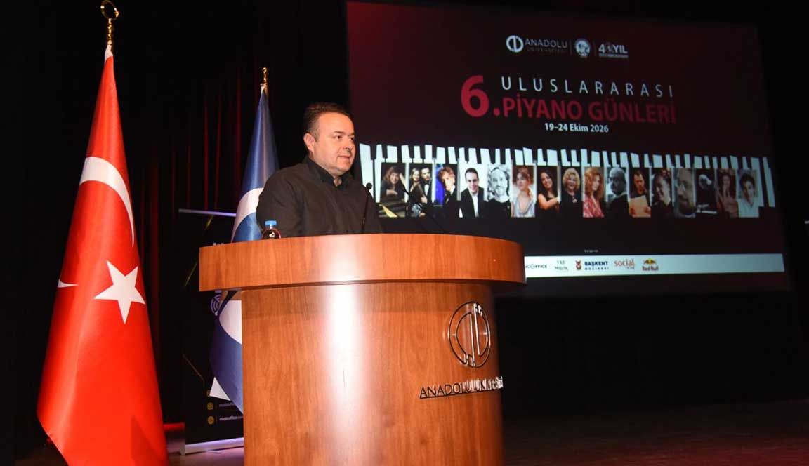 Devlet Konservatuvarı Müdürü Prof. Hüseyin Bülent Akdeniz