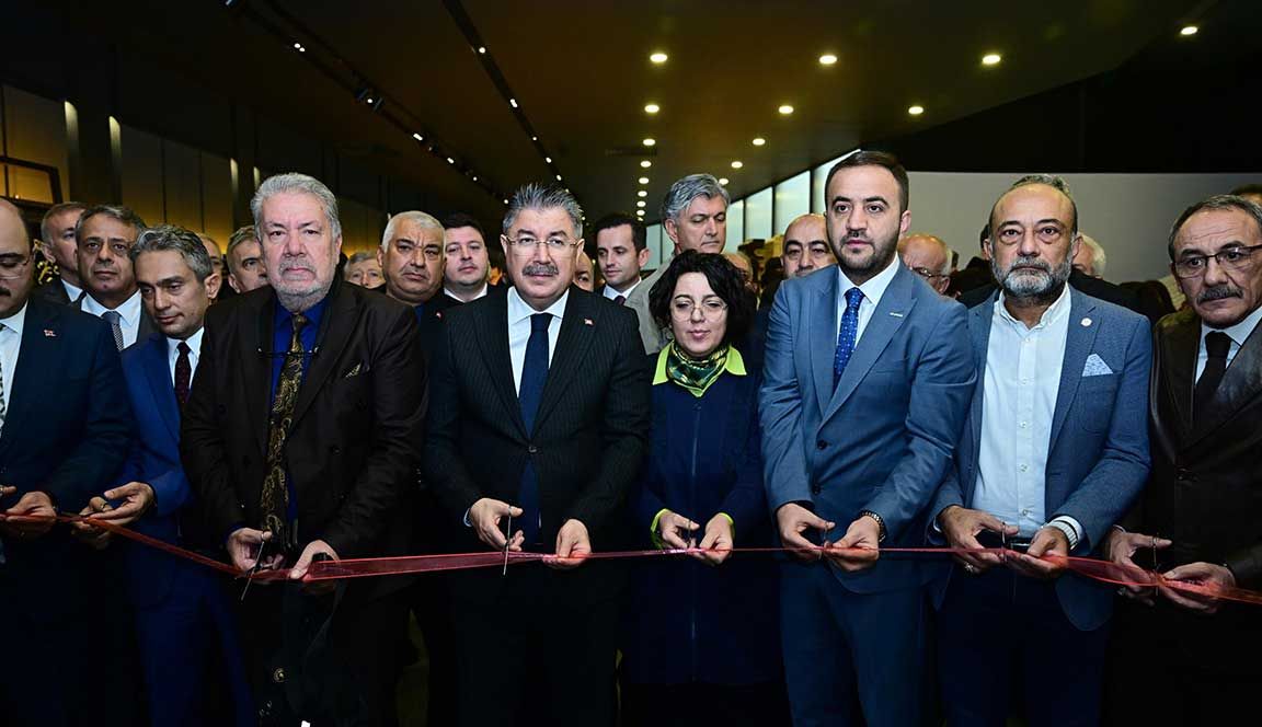Eskişehir’de Mukaddes Emanetler Sergisi Açıldı-6