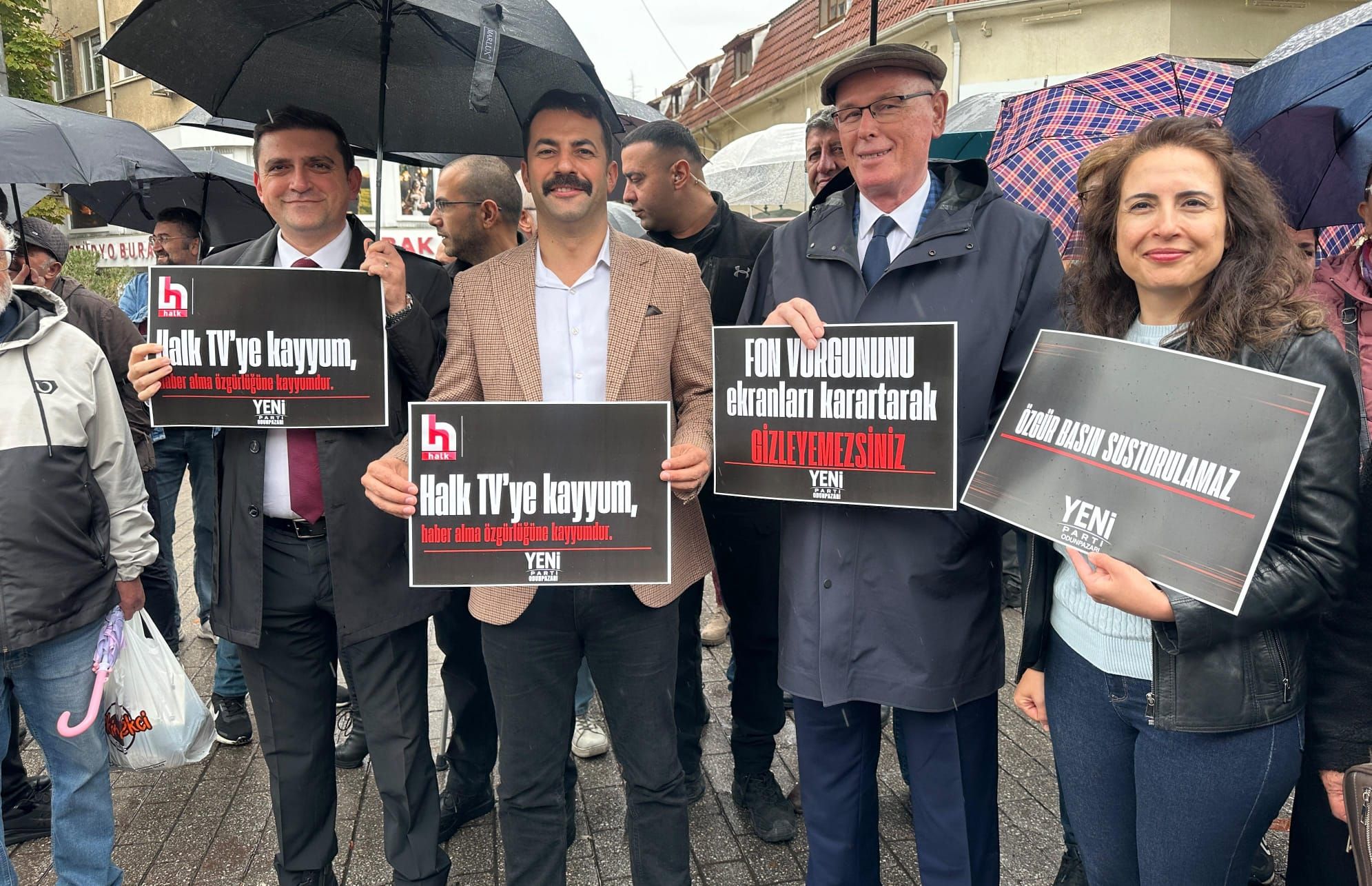 Eskişehir’de gazetecilerden Halk TV tepkisi: “Özgür basın susturulamaz”