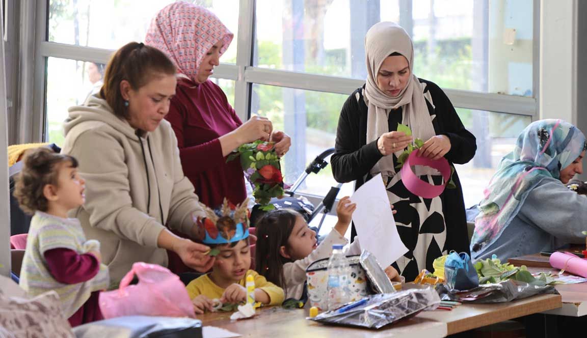 Kazım Kurt’un Desteğiyle Anneler Alaaddin Park Cafe’de Buluştu 12